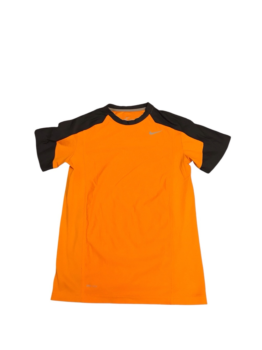 Boys Nike Orange and Black Short Sleeve Performance Tee, Size XL